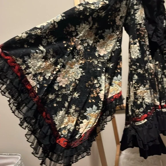 Punk Rave Lolita Floral Lace Kimono - Picture 6 of 7